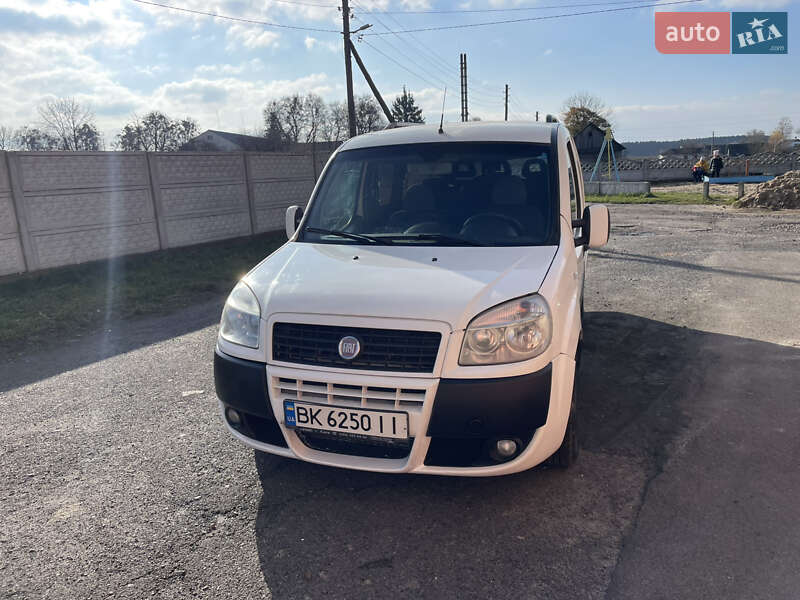 Мінівен Fiat Doblo 2009 в Острозі фото 5 Мінівен Fiat Doblo 2009 в Острозі