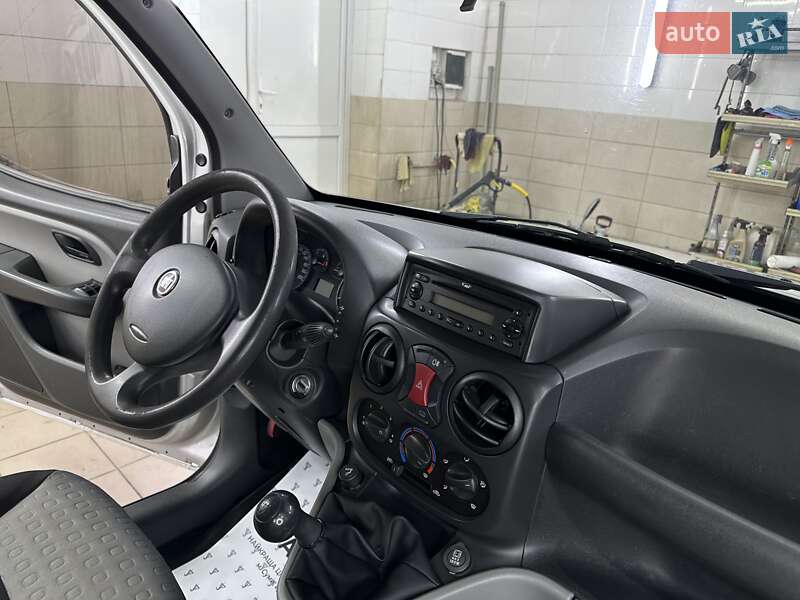 Минивэн Fiat Doblo 2008 в Сумах