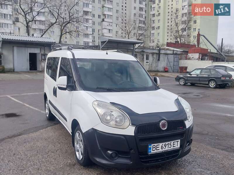 Минивэн Fiat Doblo 2010 в Николаеве