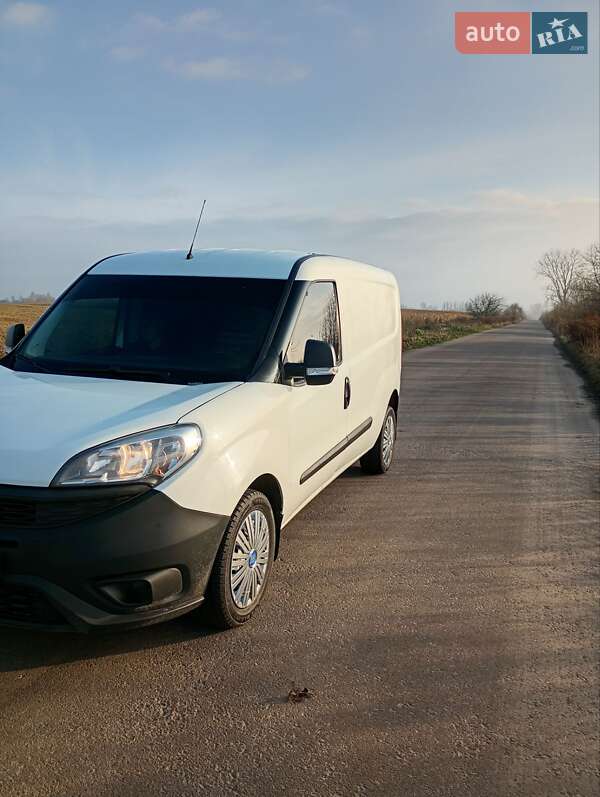 Вантажний фургон Fiat Doblo 2017 в Миколаєві фото 2 Вантажний фургон Fiat Doblo 2017 в Миколаєві