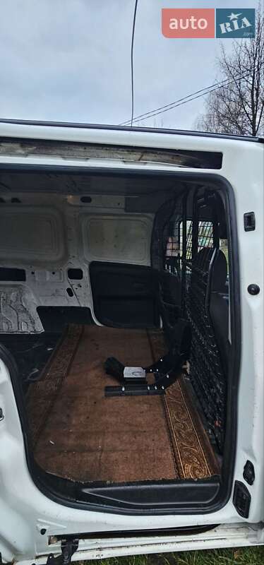 Вантажний фургон Fiat Doblo 2012 в Бобровиці