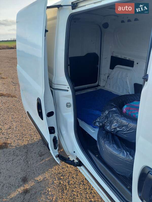 Грузовой фургон Fiat Doblo 2013 в Черновцах