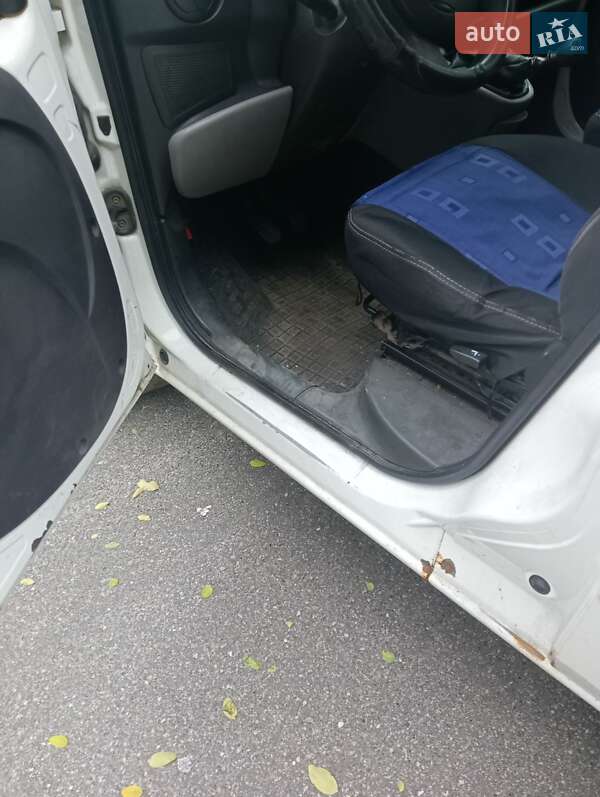 Мінівен Fiat Doblo 2006 в Києві фото 3 Мінівен Fiat Doblo 2006 в Києві