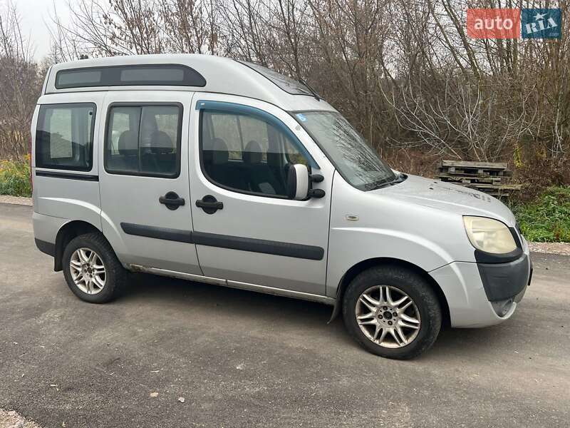 Минивэн Fiat Doblo 2008 в Киеве