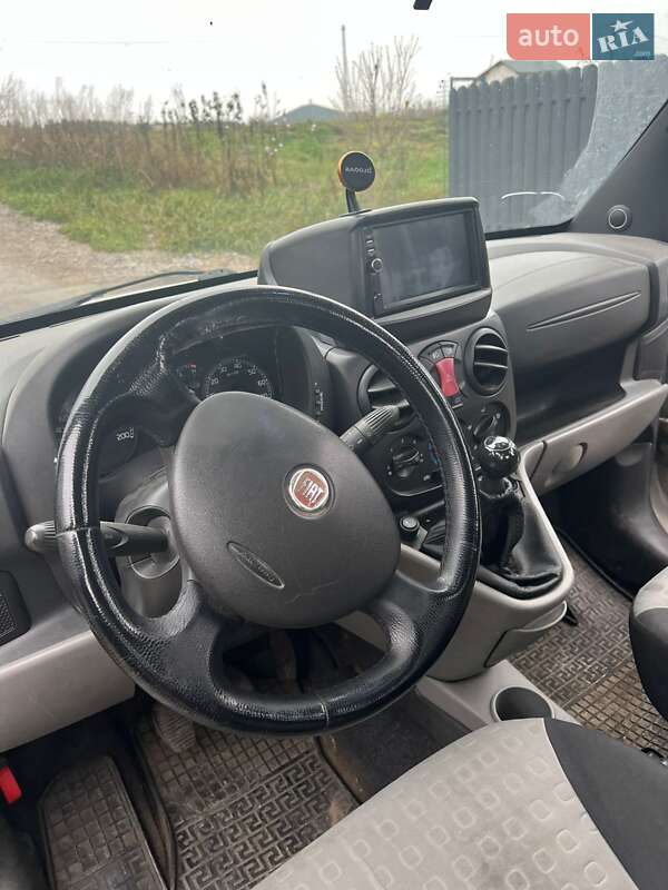 Минивэн Fiat Doblo 2008 в Киеве