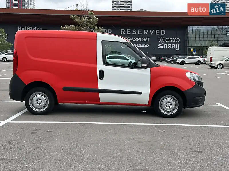 Вантажний фургон Fiat Doblo 2017 в Києві