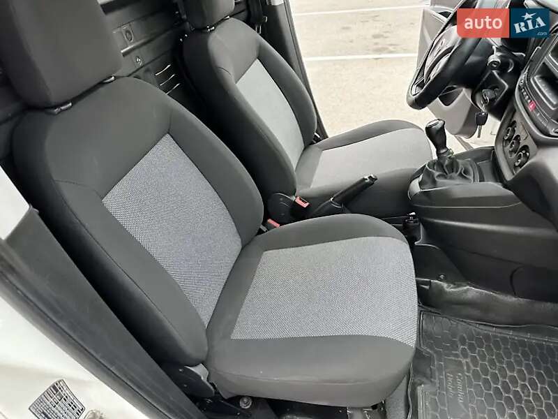Вантажний фургон Fiat Doblo 2017 в Києві