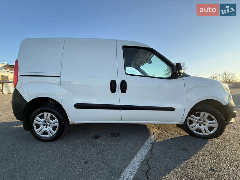 Мікроавтобус вантажний (до 3,5т) Fiat Doblo 2017 в Києві