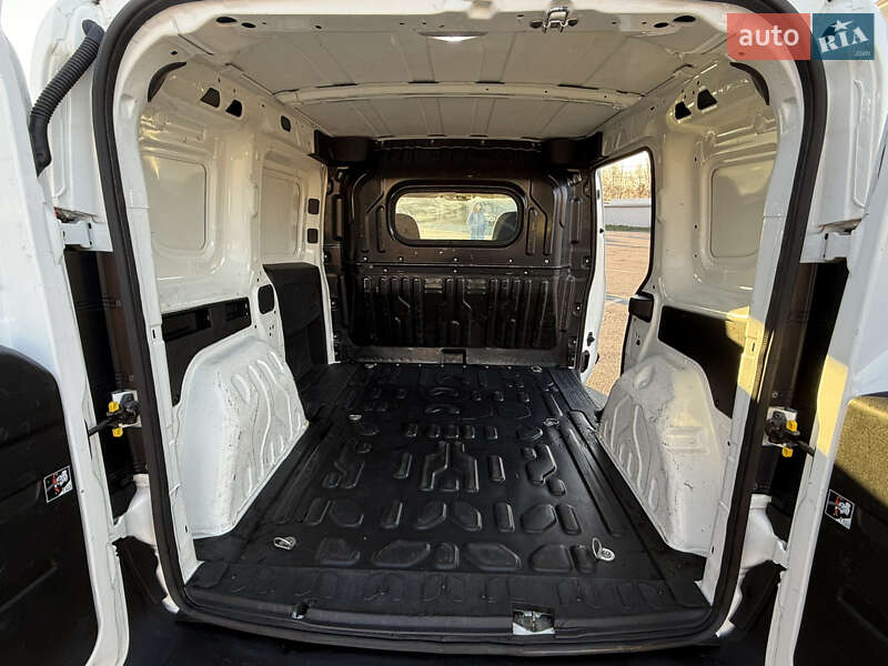 Мікроавтобус вантажний (до 3,5т) Fiat Doblo 2017 в Києві