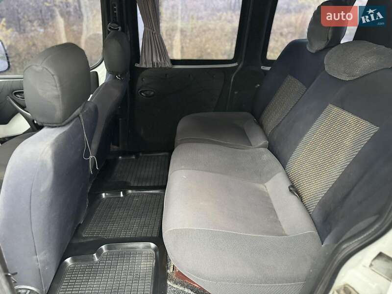 Мінівен Fiat Doblo 2005 в Дніпрі