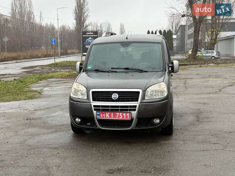 Минивэн Fiat Doblo 2008 в Киеве