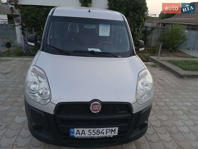 Мінівен Fiat Doblo 2011 в Новій Одесі