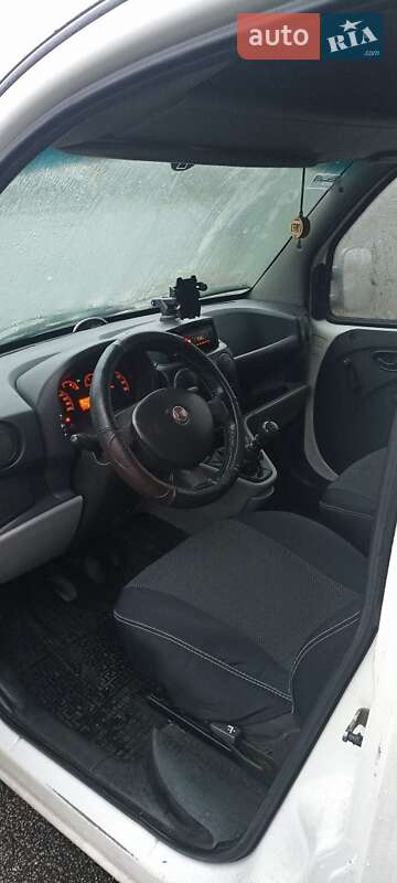Вантажний фургон Fiat Doblo 2011 в Києві