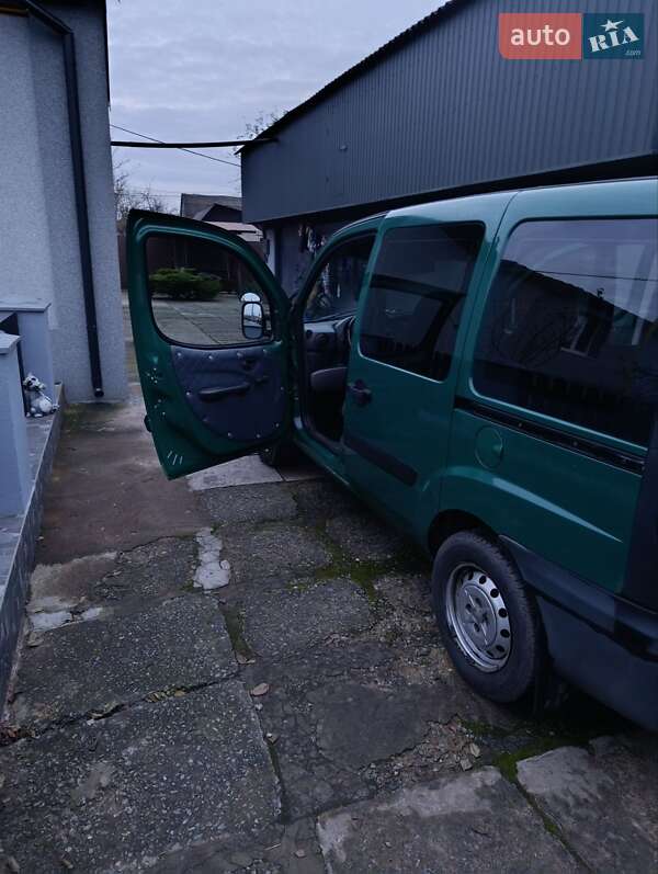 Минивэн Fiat Doblo 2006 в Пулинах