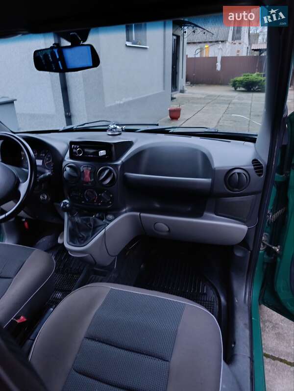 Минивэн Fiat Doblo 2006 в Пулинах