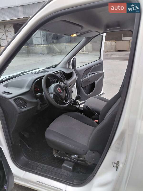 Вантажний фургон Fiat Doblo 2016 в Дніпрі