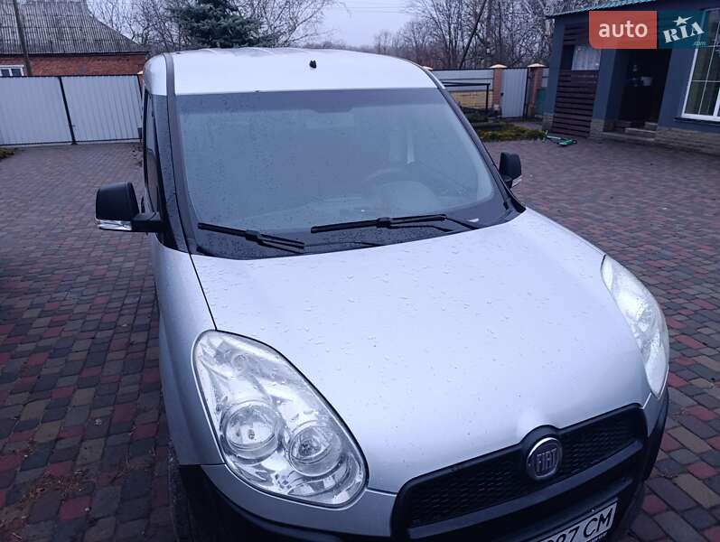 Минивэн Fiat Doblo 2011 в Зачепиловке