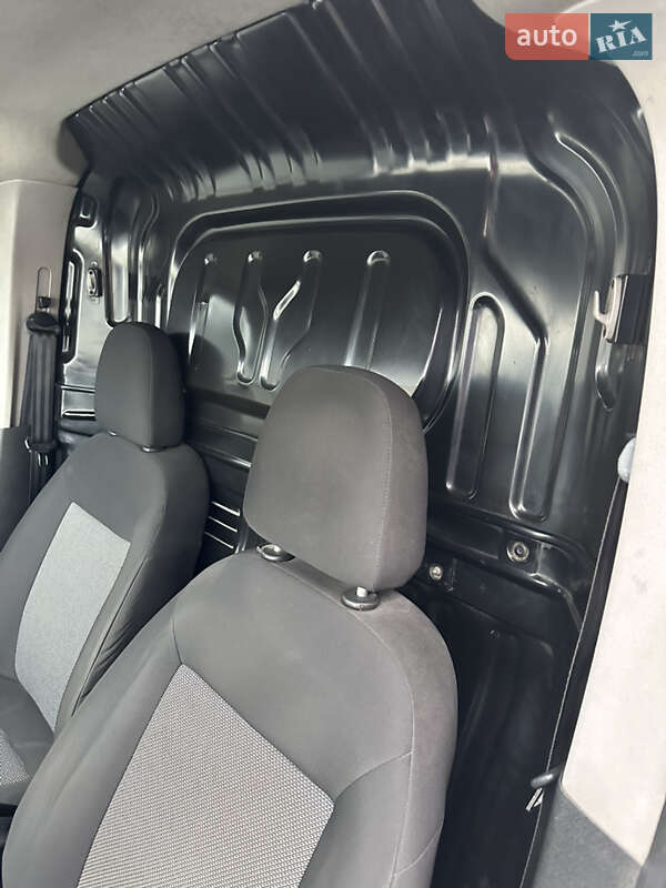 Грузовой фургон Fiat Doblo 2017 в Львове фото 14 Грузовой фургон Fiat Doblo 2017 в Львове