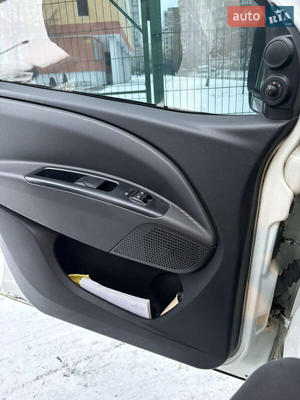 Вантажний фургон Fiat Doblo 2014 в Києві фото 7 Вантажний фургон Fiat Doblo 2014 в Києві