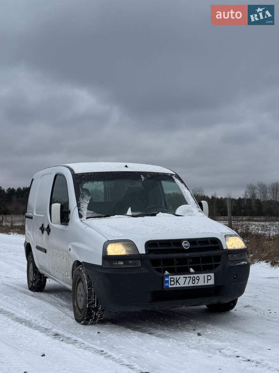 Авто на ходу, було замінено двигун з пробігом 200тис км, працює чудово, масла фільтра замінені, не гнила, мотор працює добре, ходова збита, всі двері відкриваються, 2 комплекти гуми, зроблений сертифікат та оплачений податок, готова для переоформлення.