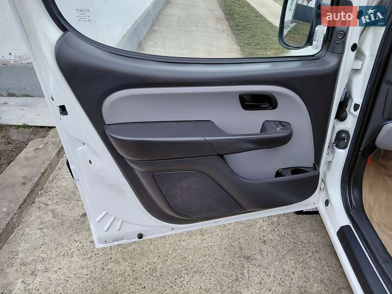 Мінівен Fiat Doblo 2008 в Снятині фото 32 Мінівен Fiat Doblo 2008 в Снятині