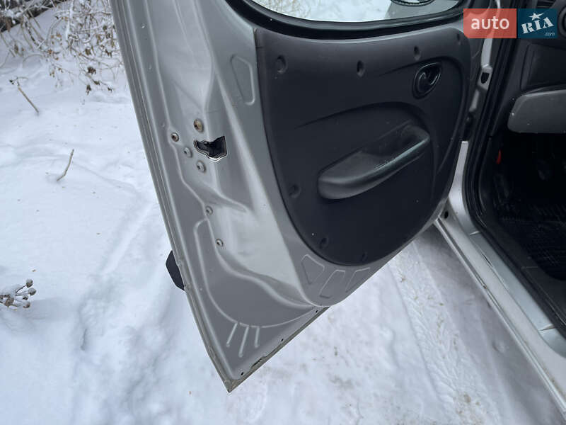 Минивэн Fiat Doblo 2006 в Киеве