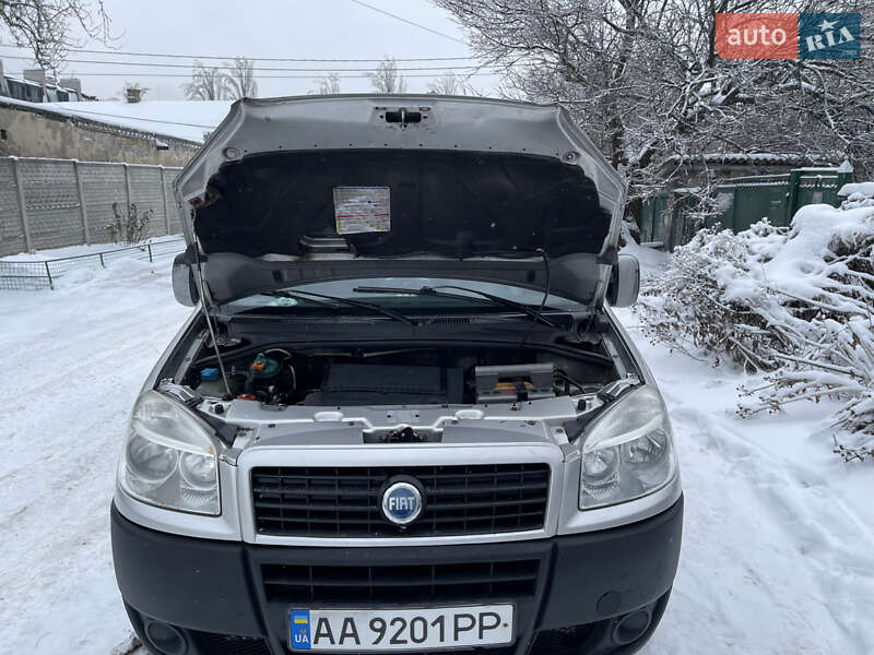 Минивэн Fiat Doblo 2006 в Киеве