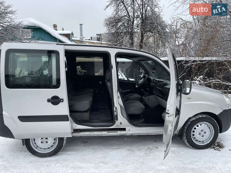 Минивэн Fiat Doblo 2006 в Киеве