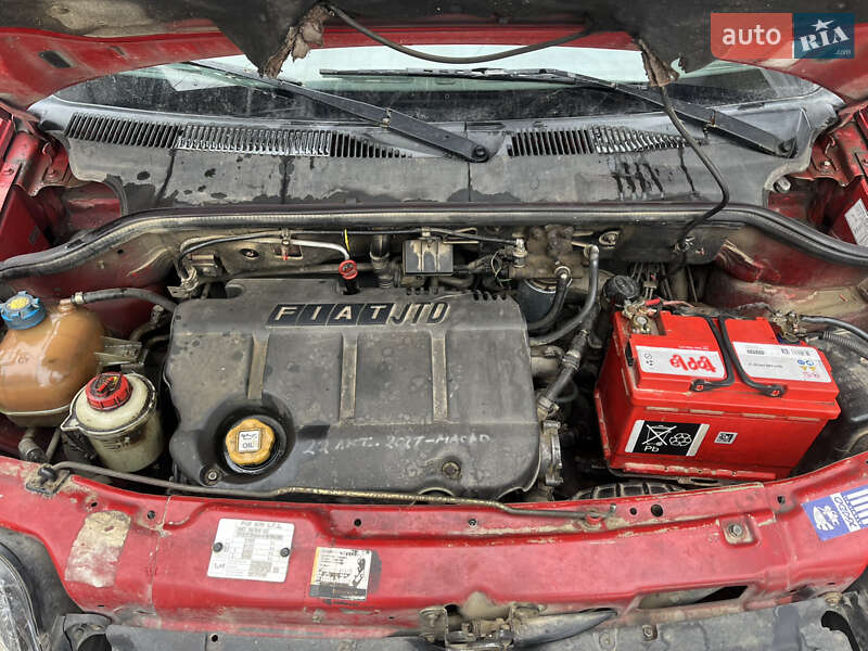 Минивэн Fiat Doblo 2004 в Косове