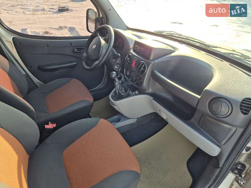 Минивэн Fiat Doblo 2012 в Ямполе