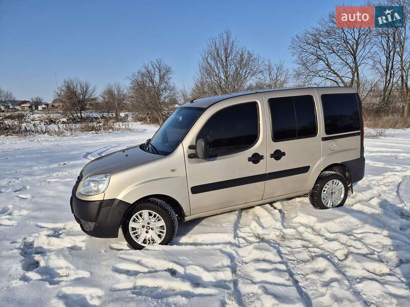 Минивэн Fiat Doblo 2012 в Ямполе