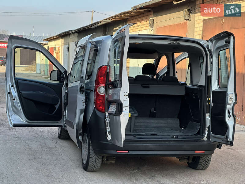 Минивэн Fiat Doblo 2011 в Николаеве