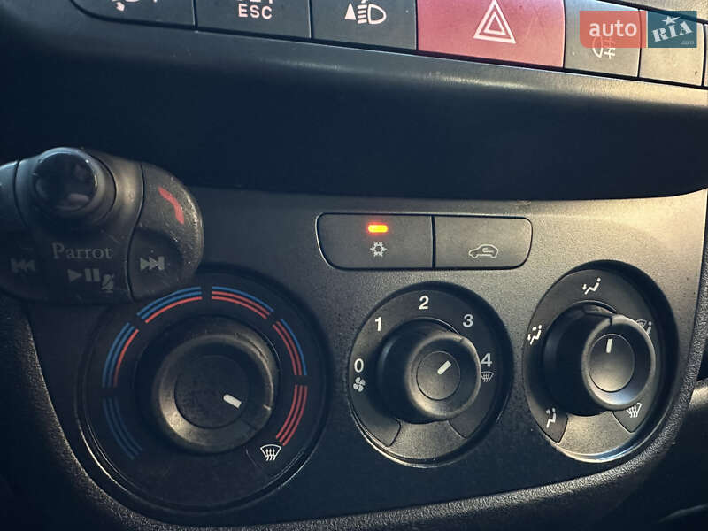 Минивэн Fiat Doblo 2011 в Николаеве