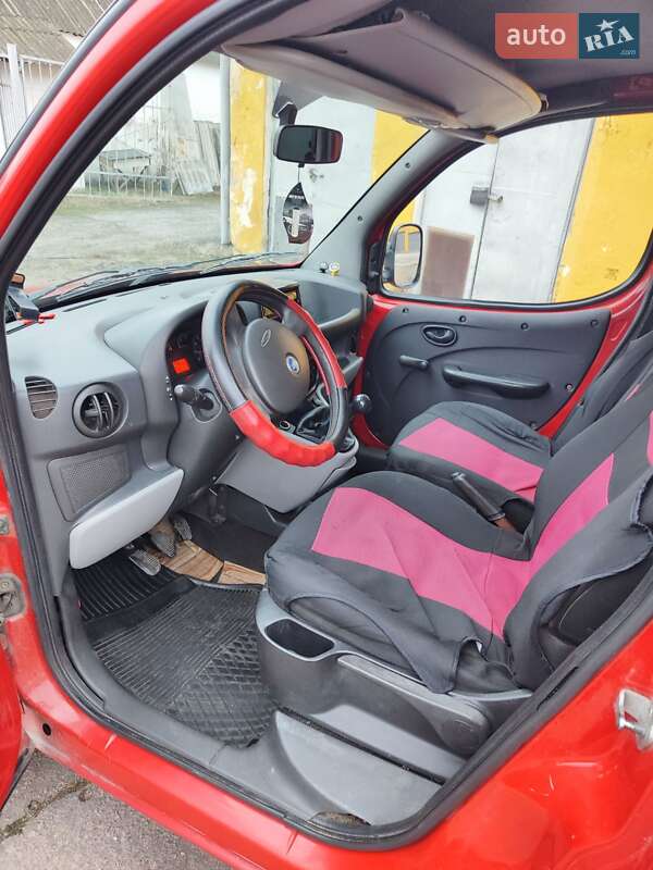 Грузовой фургон Fiat Doblo 2006 в Глухове