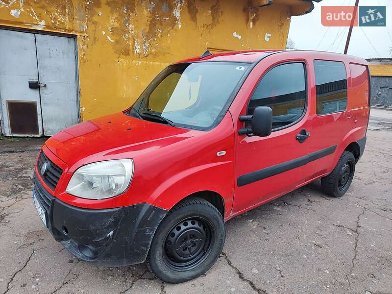 Грузовой фургон Fiat Doblo 2006 в Глухове