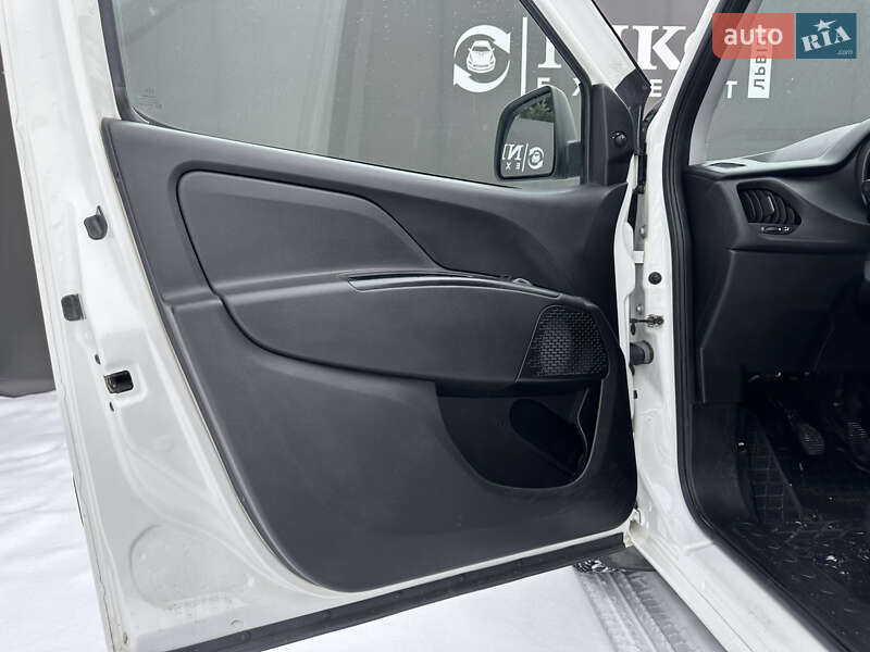Вантажний фургон Fiat Doblo 2020 в Львові