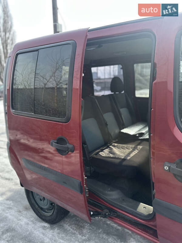 Минивэн Fiat Doblo 2011 в Киеве