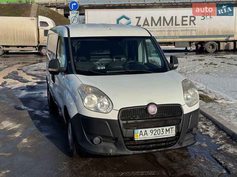 Вантажний фургон Fiat Doblo 2013 в Києві