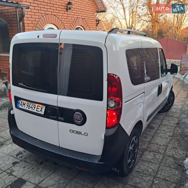 Минивэн Fiat Doblo 2010 в Радомышле