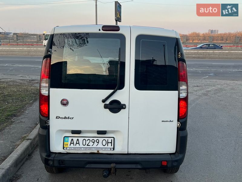 Минивэн Fiat Doblo 2013 в Киеве