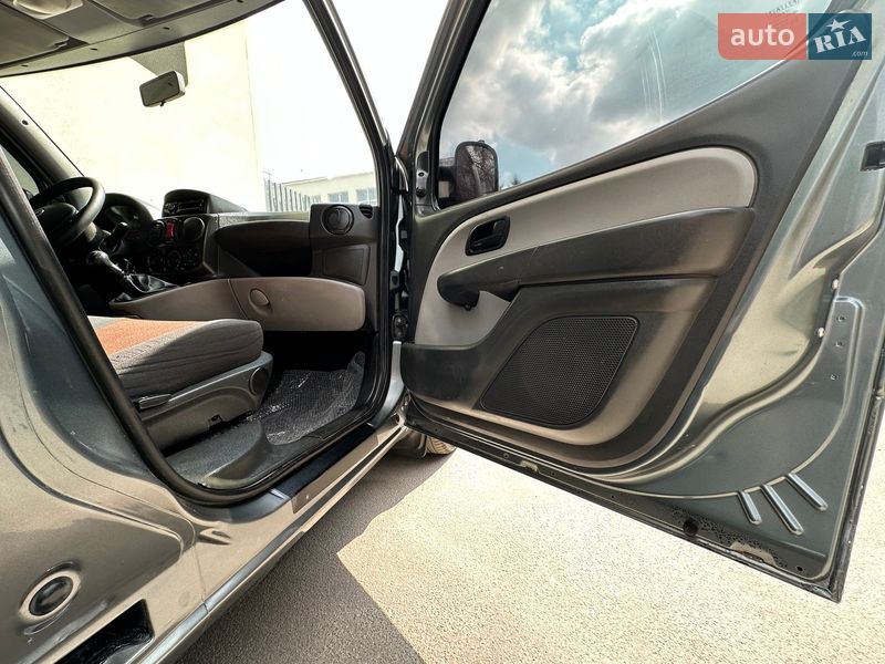 Мінівен Fiat Doblo 2007 в Рівному фото 28 Мінівен Fiat Doblo 2007 в Рівному