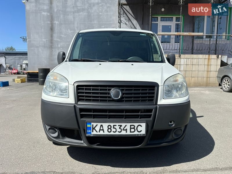 Грузопассажирский фургон Fiat Doblo 2015 в Киеве