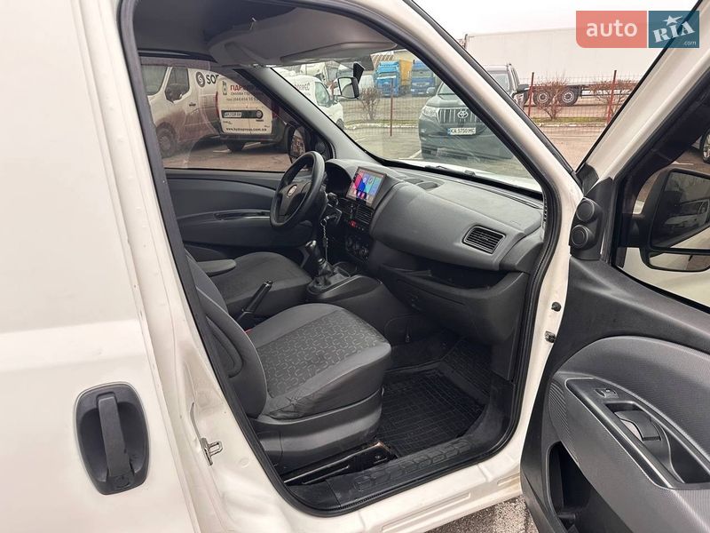 Грузопассажирский фургон Fiat Doblo 2012 в Киеве