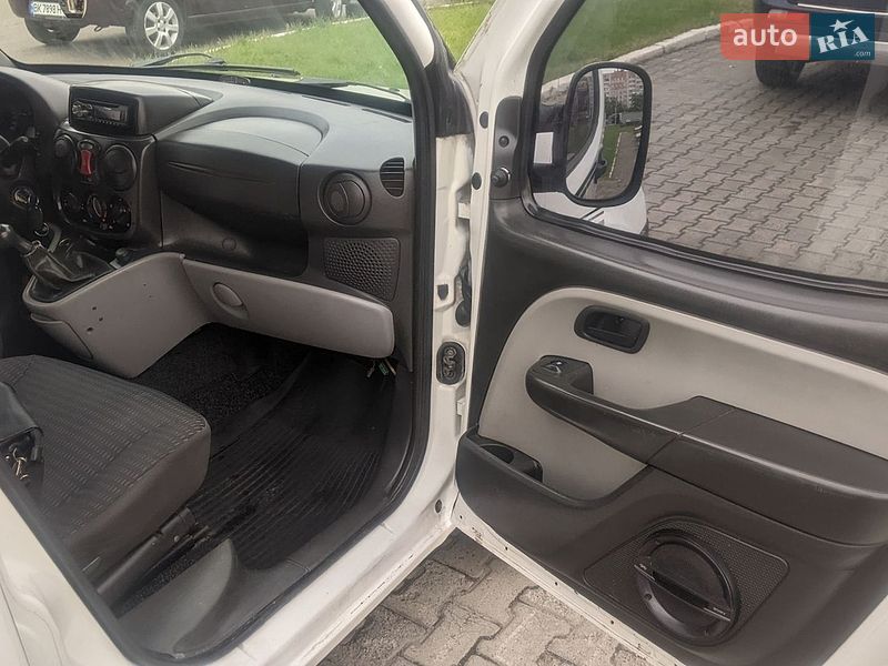 Минивэн Fiat Doblo 2006 в Ровно