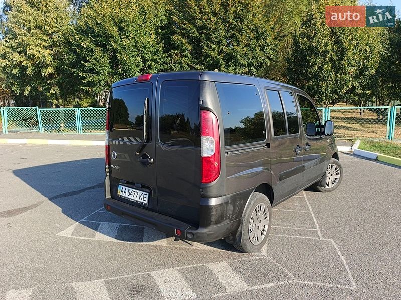 Мінівен Fiat Doblo 2010 в Києві
