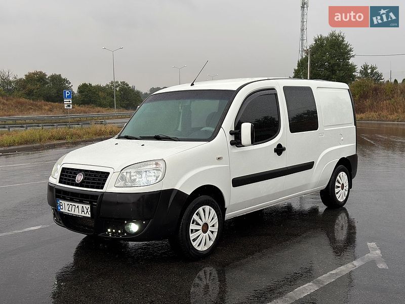 Грузопассажирский фургон Fiat Doblo 2010 в Полтаве
