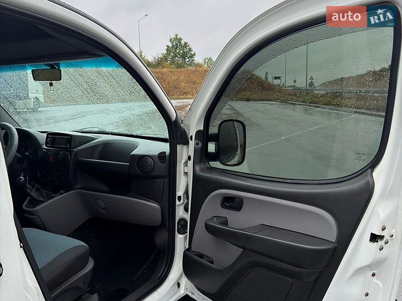 Грузопассажирский фургон Fiat Doblo 2010 в Полтаве