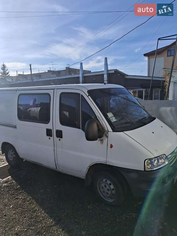 Вантажопасажирський фургон Fiat Ducato 2002 в Львові