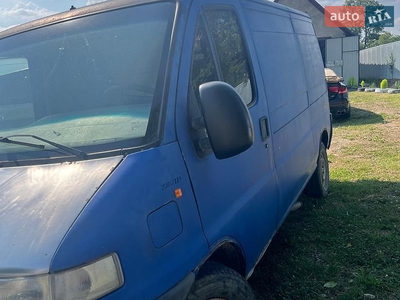 Вантажний фургон Fiat Ducato 2001 в Чернівцях