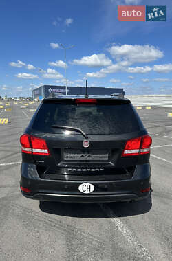 Внедорожник / Кроссовер Fiat Freemont 2012 в 